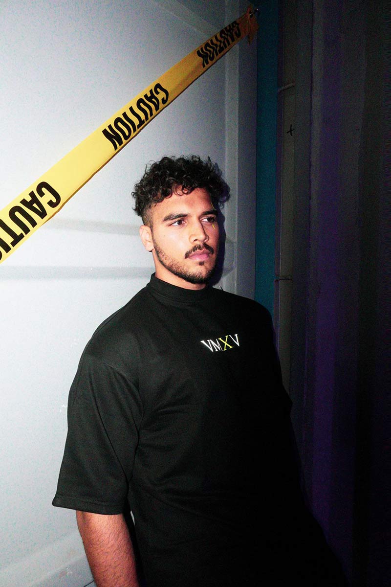 THE CLASSIC BLACK SUPER OVERSIZED T-SHIRT