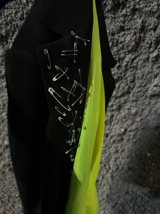BLACK OVERSIZED BLAZER WITH SAFETY PINS